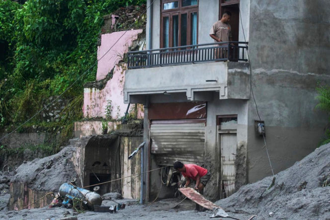 Horror w Nepalu. Odnaleziono zwłoki 270 osób. 1300 zaginionych!