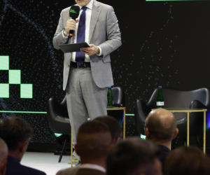 Ambasador USA Tom Rose na Warszawskich Targach Obronnych