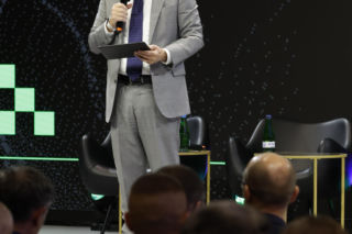 Ambasador USA Tom Rose na Warszawskich Targach Obronnych