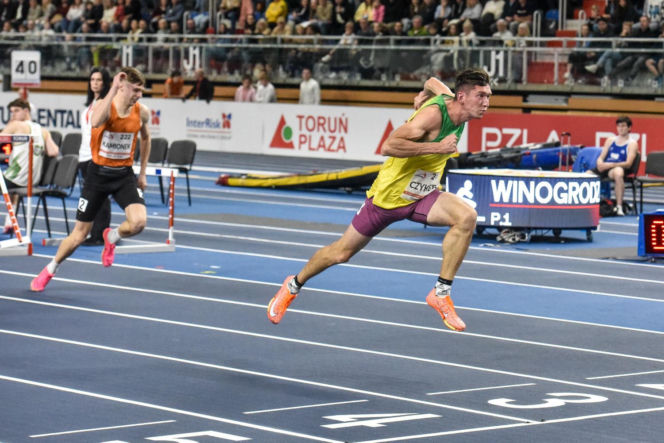 Halowe mistrzostwa Polski w Kujawsko-Pomorskiej Arenie Toruń. Zdjęcia kibiców i zawodników