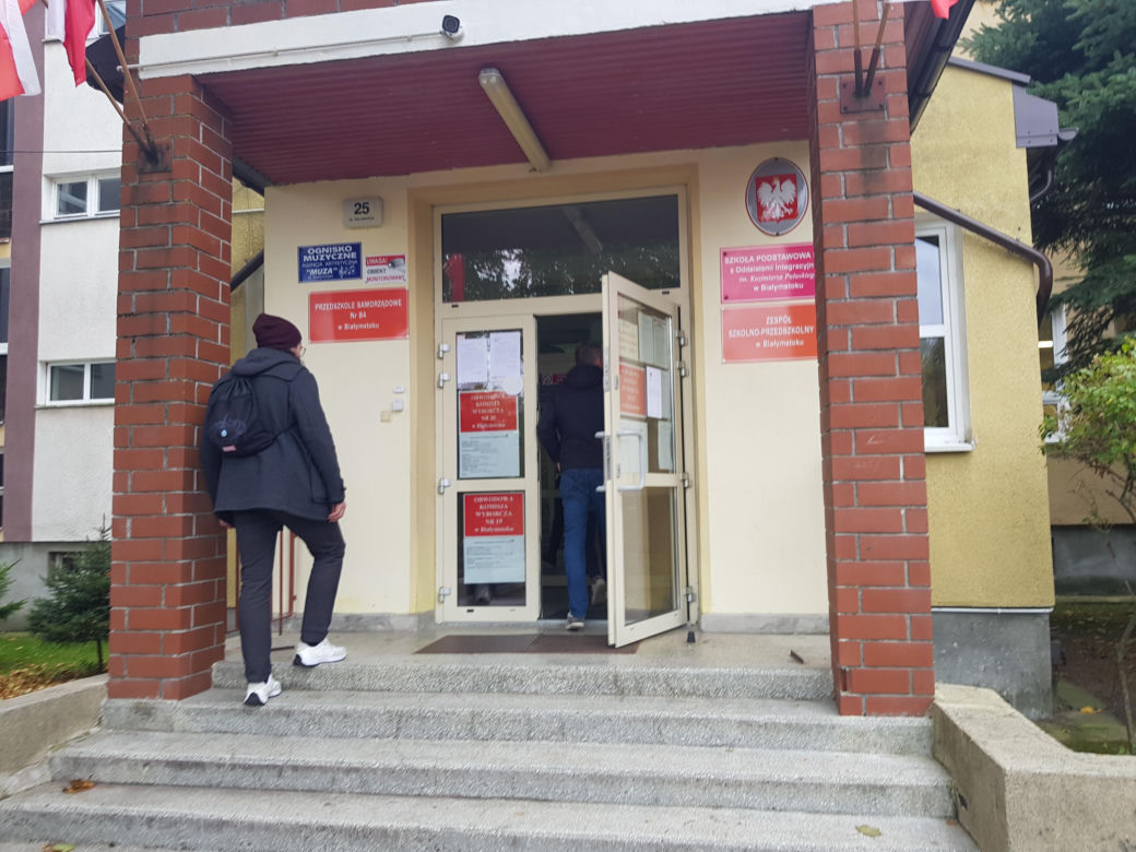 Tak wyglądają wybory 2023 w Białymstoku. Mieszkańcy woj. podlaskiego ruszyli na głosowanie [ZDJĘCIA] 