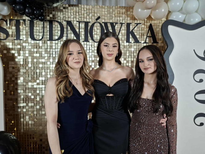 Studniówka 2026 maturzystów II LO w Starachowicach