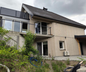 Pacjentki porzuciły konwencjonalną terapię, by „leczyć się” lampami. Szaman z Małopolski nie trafi za kraty