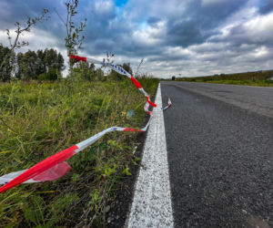 15-latek na hulajnodze zginął pod kołami Opla