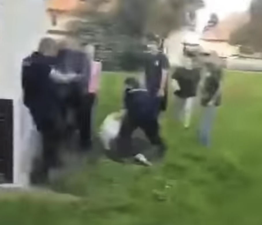 Pobili policjantów w Pastuchowie