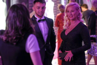 Barwy szczęścia odc. 3284. Justyna (Sylwia Juszczak-Krawczyk), Mirek (Oliwier Kozłowski), Weronika (Maria Świłpa)