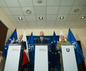 Szef MON Władysław Kosiniak-Kamysz podczas konferencji Szpejowisko 2.0 w siedzibie Dowództwa Wojsk Obrony Terytorialnej w Zegrzu