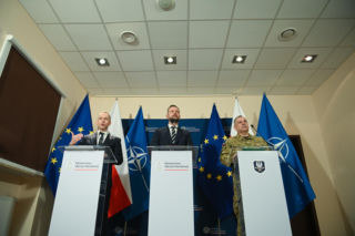 Szef MON Władysław Kosiniak-Kamysz podczas konferencji Szpejowisko 2.0 w siedzibie Dowództwa Wojsk Obrony Terytorialnej w Zegrzu