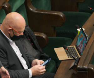 Podczas posiedzenia Sejmu posłowie oglądali mecz Polska - Szwecja