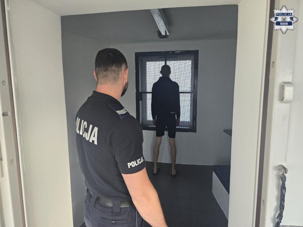 Nastolatkowie zaatakowali kolegę tłuczkiem do mięsa