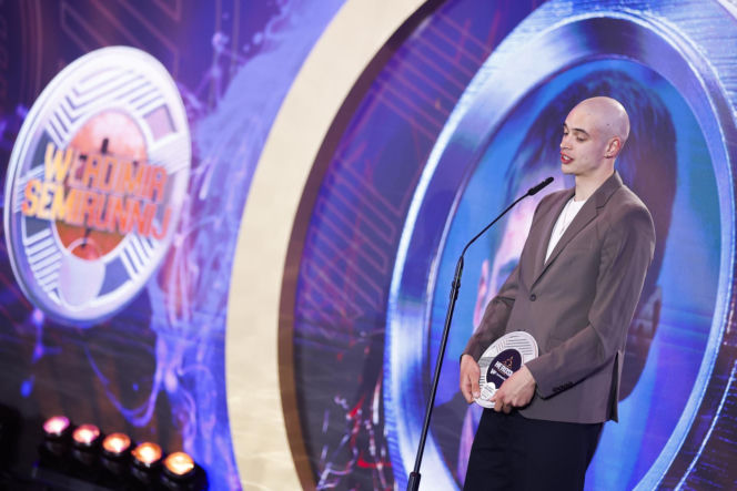 Władimir Semirunnij wsparł zrzutkę u Łatwoganga. Olimpijczyk zgolił włosy i przekazał medal na aukcję