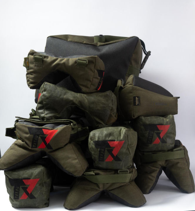 Haitański Krawiec szyje świetne worki strzeleckie