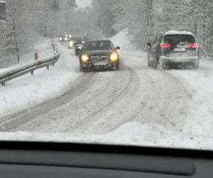 Potężne śnieżyce w woj. warmińsko-mazurskim. Najgorsze dopiero nadchodzi. Wydano czerwony alert