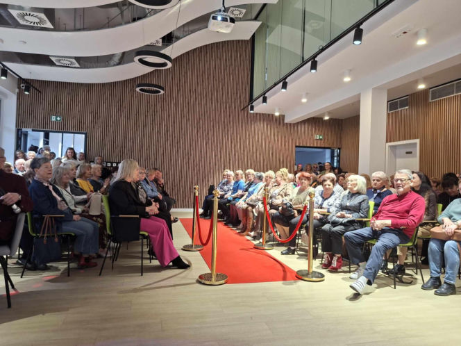 Starachowice. Moda, która nie zna metryki! Międzypokoleniowe show w Centrum Kreatywności Pałacyk