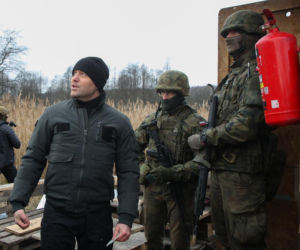 Prezydent Nawrocki w Wigilię spotkał się z żołnierzami na wschodniej granicy. Miał ważne przesłanie [GALERIA]