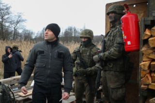 Prezydent Nawrocki w Wigilię spotkał się z żołnierzami na wschodniej granicy. Miał ważne przesłanie [GALERIA]