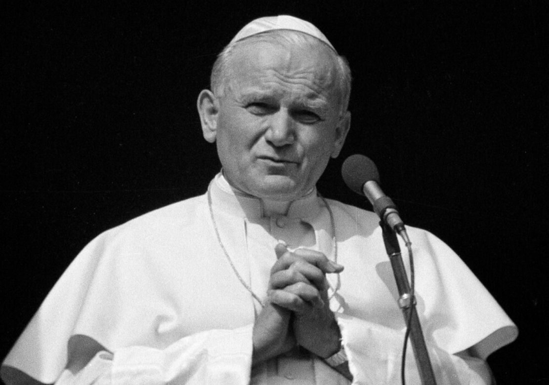 Sławny pedofil na prywatnym spotkaniu z Janem Pawłem II! Szokujące zdjęcie