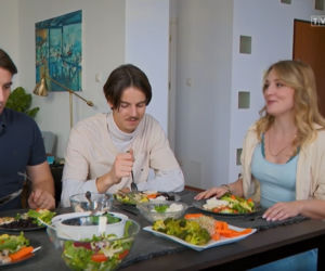Barwy szczęścia, odcinek 2601: Tomasz Kępski (Jakub Sokołowski), Wiktor (Grzegorz Kestranek), Grażyna (Kinga Suchan)