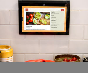 WW_Lifestyle_Photography_Lenovo_YOGA_Tablet_2_Windows_10inch_G0A8364_Low_res.jpg3678x5517