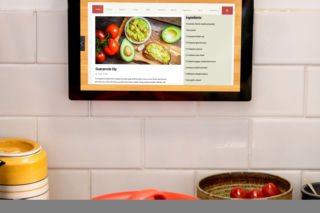 WW_Lifestyle_Photography_Lenovo_YOGA_Tablet_2_Windows_10inch_G0A8364_Low_res.jpg3678x5517
