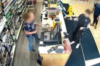 USA: 12 latek obrabował sklep - wyciągnął pistolet i udowodnił, że nie żartuje