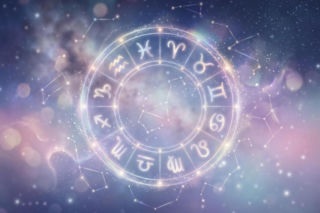 Horoskop na dziś, 8 maja. Kosmiczna energia pomoże Ci uporządkować drogę do nowych początków