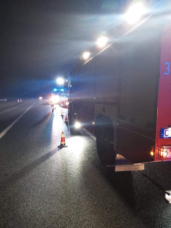 Poważny wypadek w gminie Obrowo koło Torunia. Auto dachowało