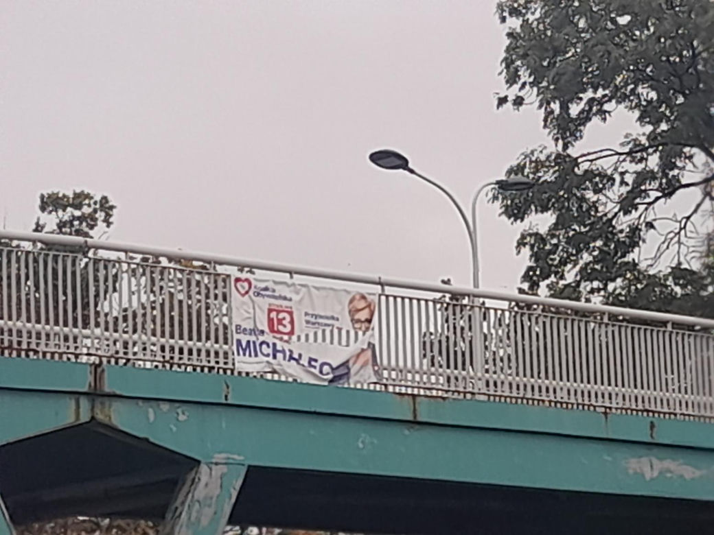 Warszawa po wyborach. Tu wciąż wiszą plakaty wyborcze. Kandydaci, nie śpimy, sprzątamy!