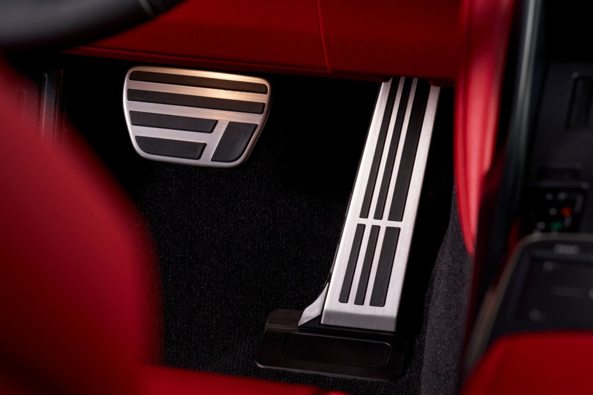 2021 Lexus IS