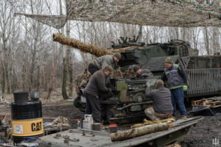 Stare, ale zabójczo skuteczne Leopardy 1. Od krytyki po kluczowe wsparcie