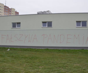Zamość. Pisali, że pandemia nie istnieje. Grozi im więzienie