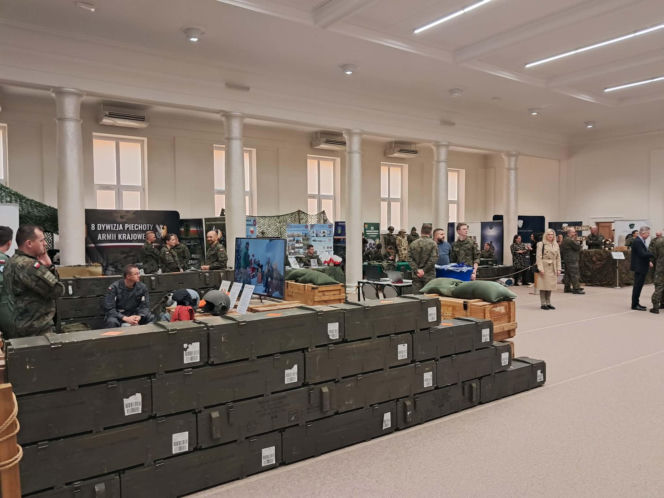 Targi Służby i Pracy w Skarżysku. Wojsko Polskie kusi nowoczesnością i stabilną ścieżką kariery