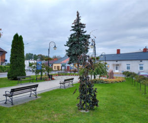 To jedno z najstarszych miast w woj. łódzkim. Było osadą słowiańską, a później siedzibą biskupów