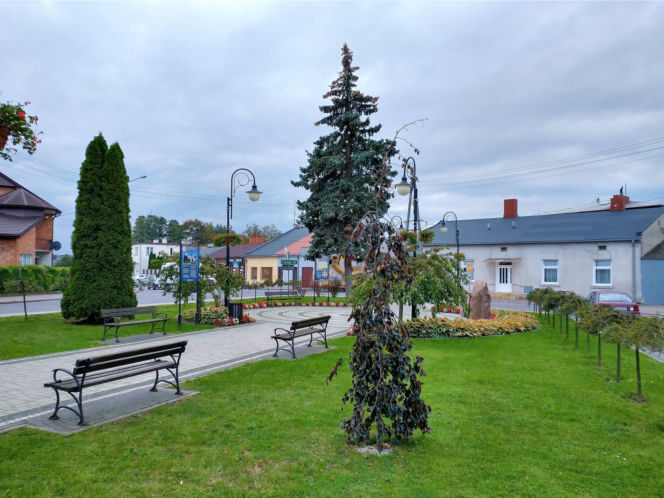 To jedno z najstarszych miast w woj. łódzkim. Było osadą słowiańską, a później siedzibą biskupów