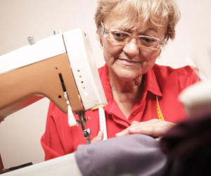 Zaskakujące dane ZUS o polskich seniorach. W tym regionie emerytki deklasują mężczyzn na rynku pracy