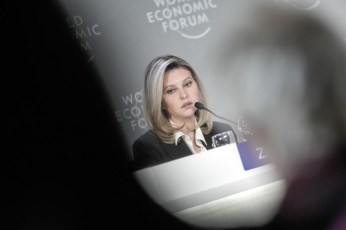 Jolanta Kwaśniewska vs. Ołena Zełenska. Ekspert ocenia