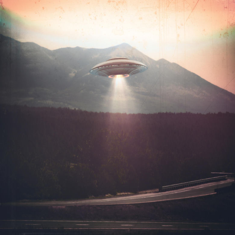 Polak w aktach o UFO