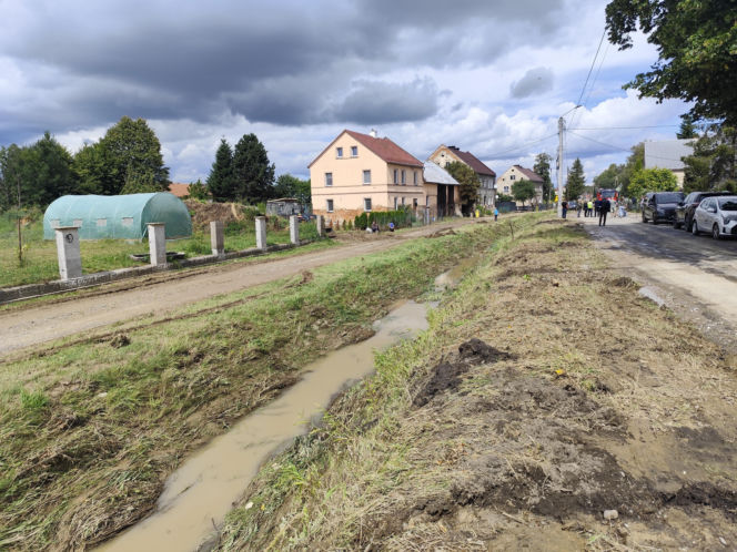 Głuchołazy dzień po nawałnicy. Mieszkańcy wściekli: "To, co podają w TV to lipa!"
