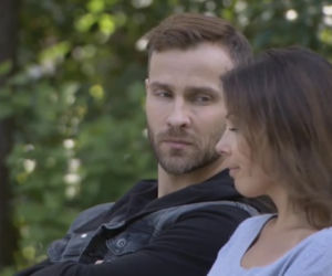 Barwy szczęścia. Adam (Bartosz Porczyk), Kasia Górka (Katarzyna Glinka)