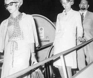 Słynne bliźniaczki nie żyją. Zmarły razem w swoim domu tańcząc i śpiewając