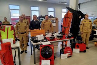 Nowy sprzęt trafi do strażaków z Siedlec, Łosic, Makowa Mazowieckiego, Ostrołęki, Ostrowi Mazowieckiej, Pułtuska, Sokołowa Podlaskiego, Węgrowa i Wyszkowa