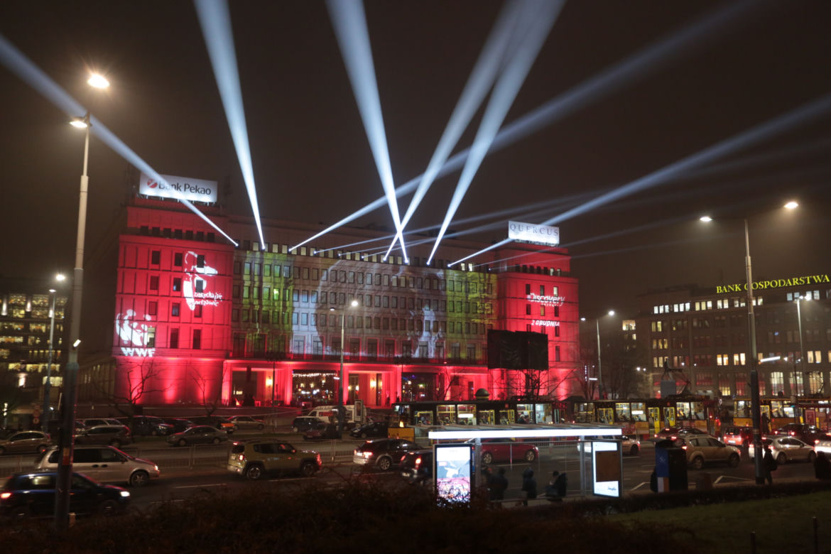 Niezwykły pokaz w centrum Warszawy. #‎StartWith1Thing. RACING EXTINCTION – GINĄCY ŚWIAT