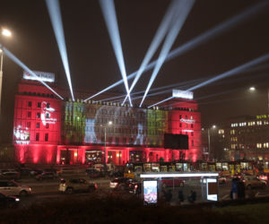 Niezwykły pokaz w centrum Warszawy. #‎StartWith1Thing. RACING EXTINCTION – GINĄCY ŚWIAT