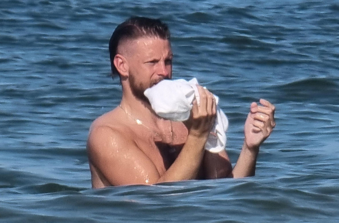 Sebastian Fabijanski, z czym do wody?