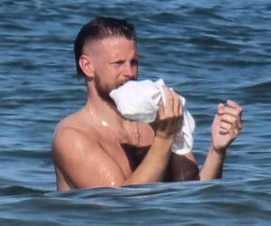 Sebastian Fabijanski, z czym do wody?