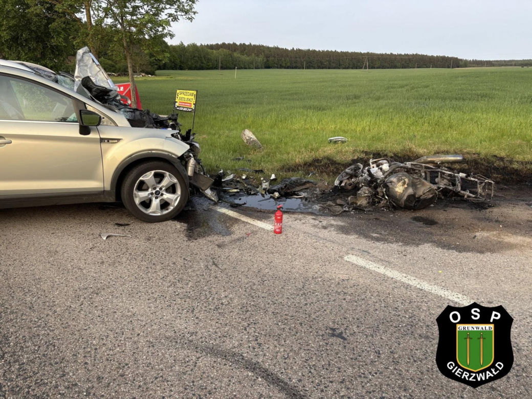  Zderzenie osobówki z motocyklem. Dwie osoby nie żyją