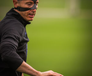 Robert Lewandowski trenował w masce