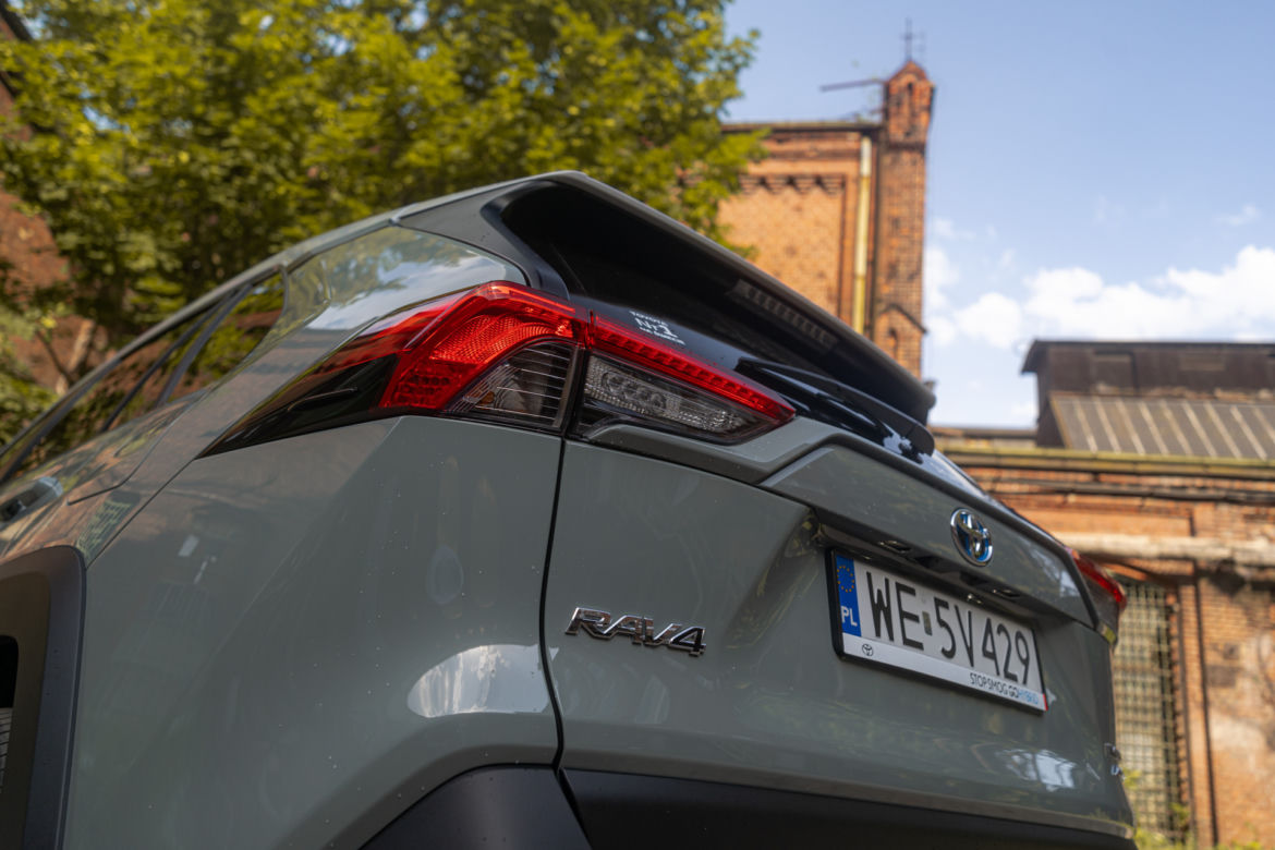 Toyota RAV4 Adventure Hybrid Dynamic Force 222 KM i-AWD e-CVT