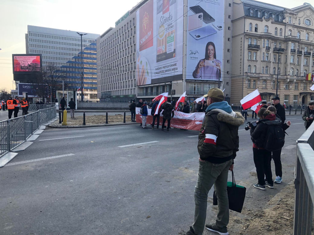 Pierwsi uczestnicy Marszu Niepodległości 2021
