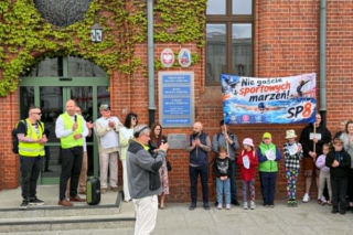 Rodzice wyszli na ulice Torunia. Burza wokół przedszkoli i decyzji władz miasta!